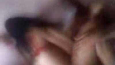 गर्लफ्रेन्ड Horny आमा मलाई उनको स्तन संग आश्चर्यचकित